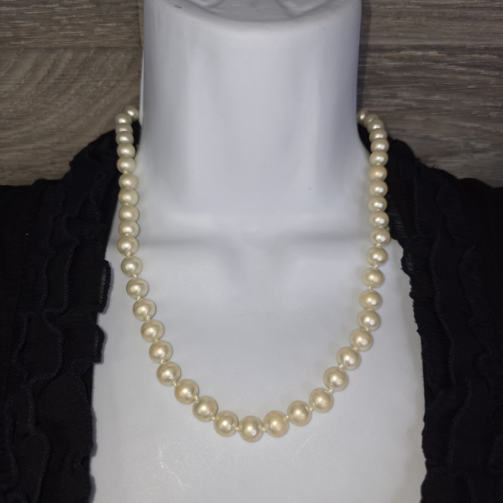 Vintage Imitation Pearl Necklace White‎  19 Inches
